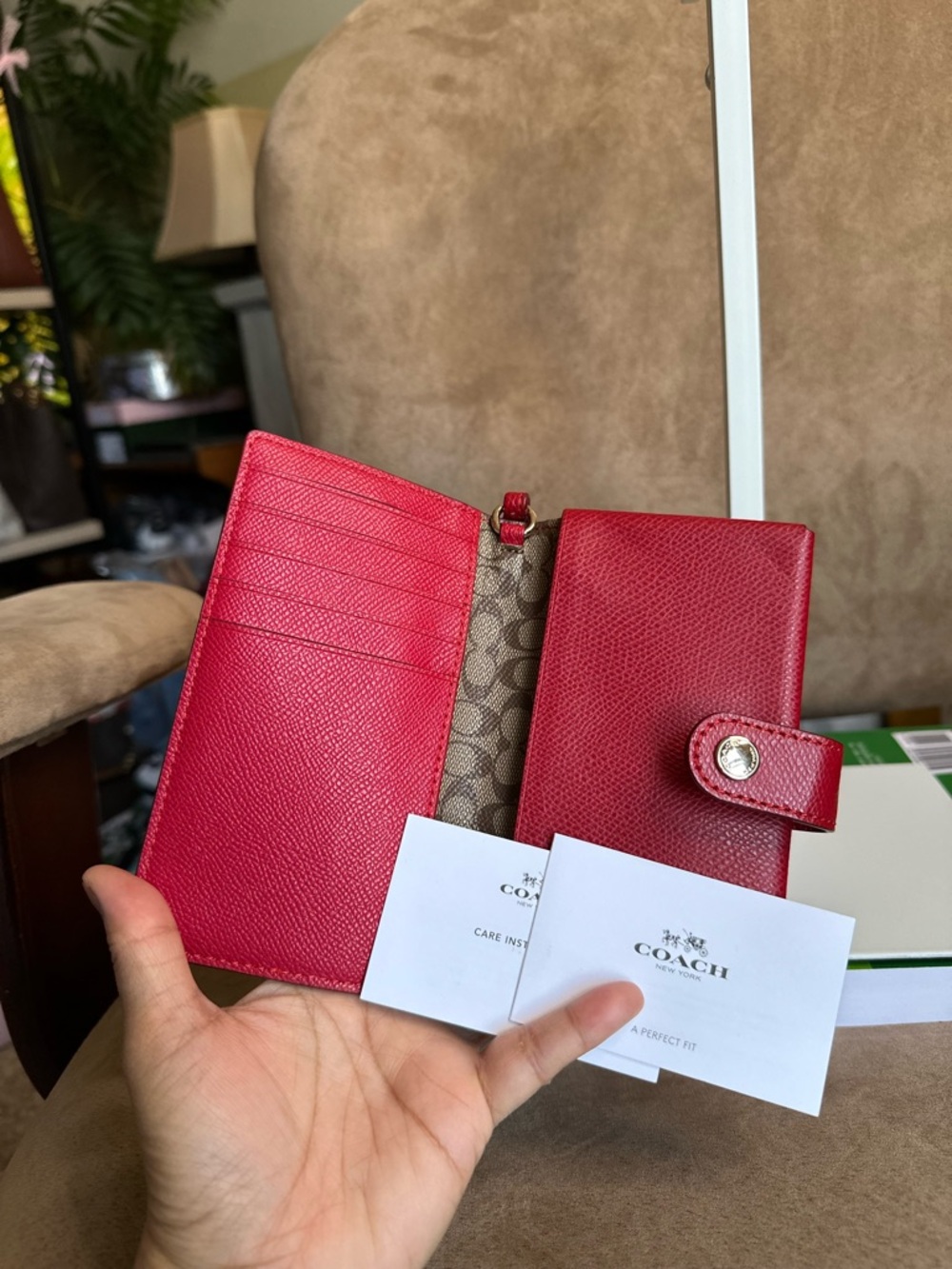 #44. Coach Phone Clutch Red Leather F53977 Very Good Condition - Picture 5 of 12